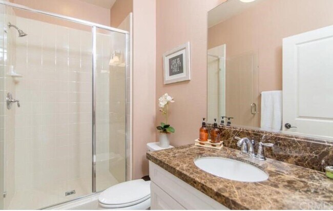 Building Photo - 71 Pathway