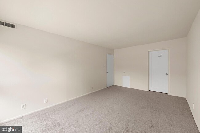 Building Photo - 3704 N Rosser St
