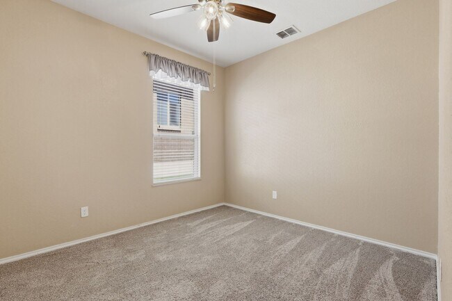 Building Photo - 3 bedroom 2 bath home located by Camp Bullis