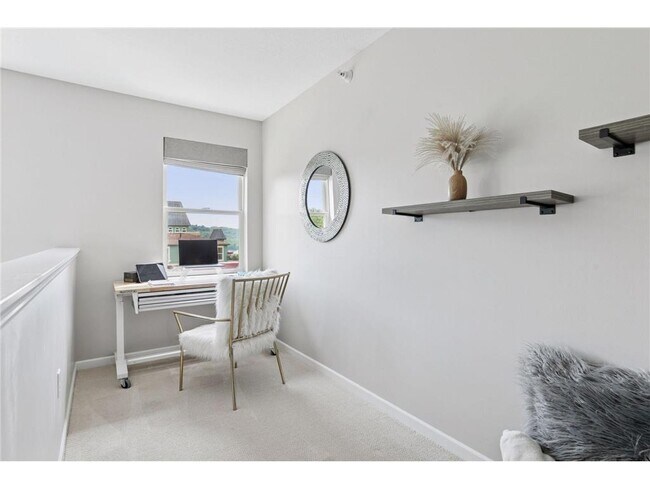 Building Photo - 640 Main St N