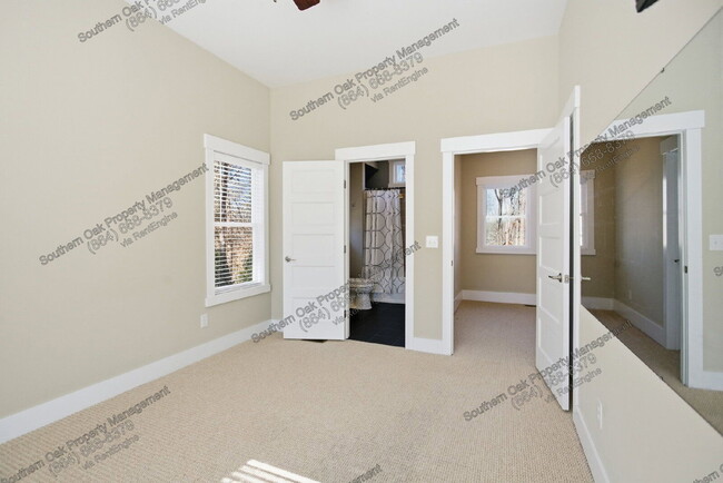 Building Photo - 401 Promontory Ridge