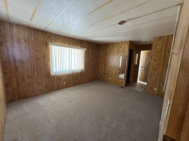 Building Photo - 2 Bedroom Manufactured Home in Bullhead City