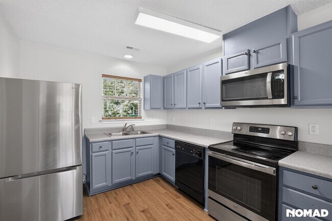 Building Photo - 805 Hopewell St