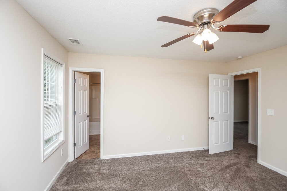 Building Photo - 43 Thorn Thicket Way