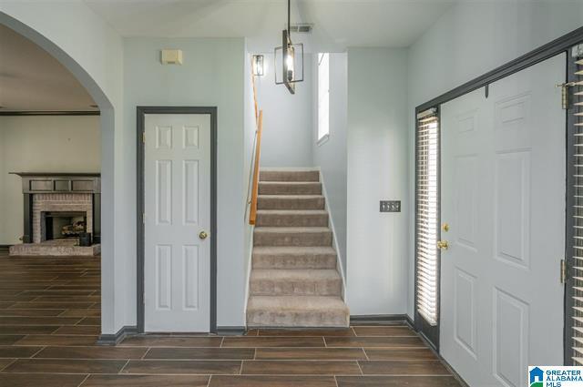 Building Photo - 1565 Deer Valley Dr