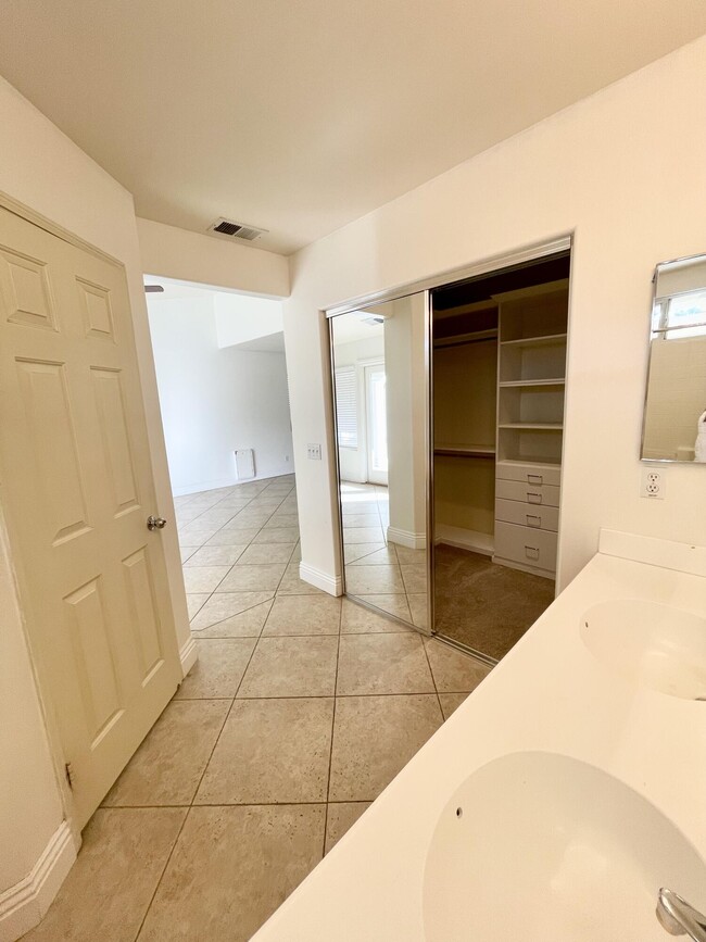 Building Photo - 79289 Paseo Del Rey