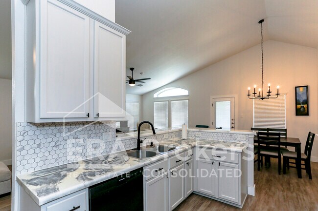 Building Photo - 6110 Melanie Dr
