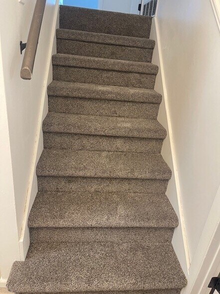 Building Photo - 221 E Nicoletti Dr