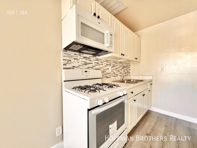 Building Photo - 2509 S Denison Ave