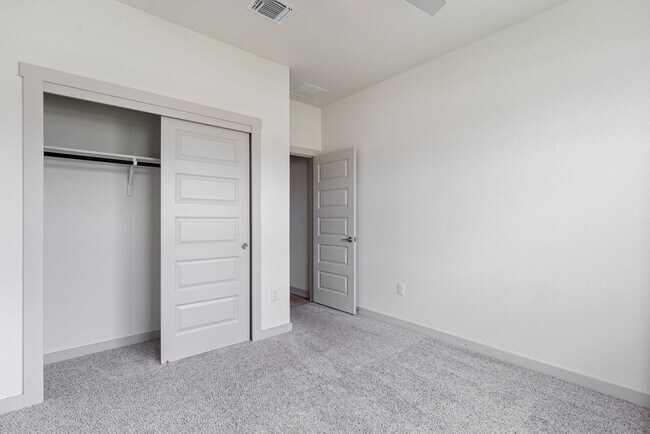 Building Photo - Beautiful 4 bedroom, 2 bathroom home in Pioneer Hill!!!