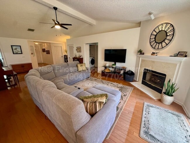 Building Photo - 5524 Hidden Ridge Dr