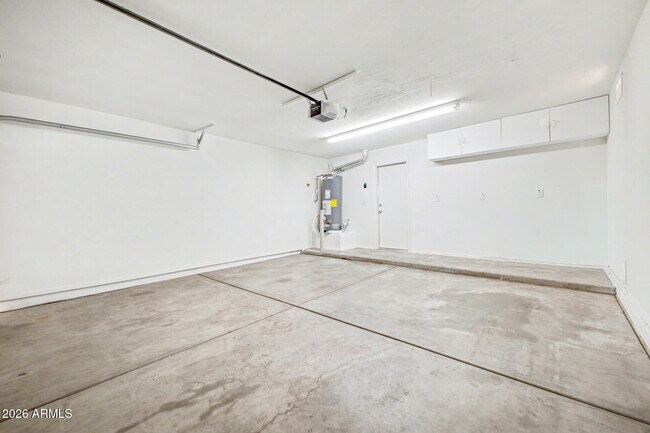 Building Photo - 7456 W Aurora Dr