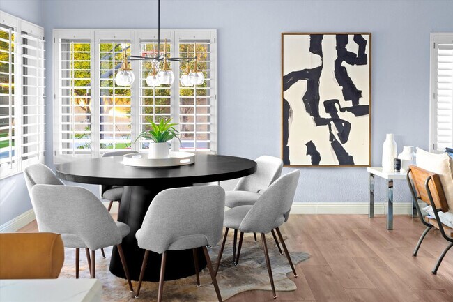 Building Photo - 5604 E Beverly Ln