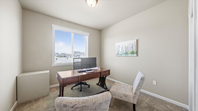 Building Photo - Move-In Ready West Richland Rental – 3-Car Garage, Fenced Yard, Hot Tub Included