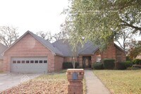 Building Photo - 7500 Oak Park Dr
