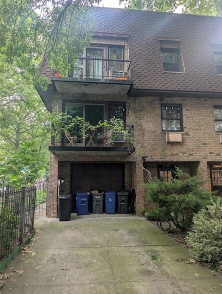 Primary Photo - 77-03 24th Ave