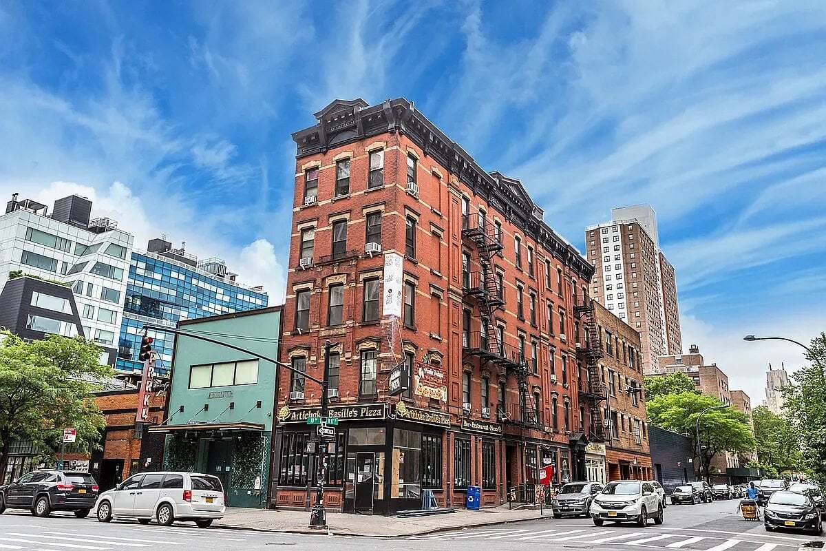 Building Photo - 457 W 17th St