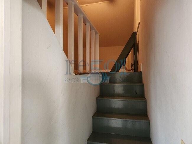 Building Photo - *Coming Soon* Great Hillcrest Find!  2Bedrooms & 1 Bathroom Pefect for UAMS Student(s)