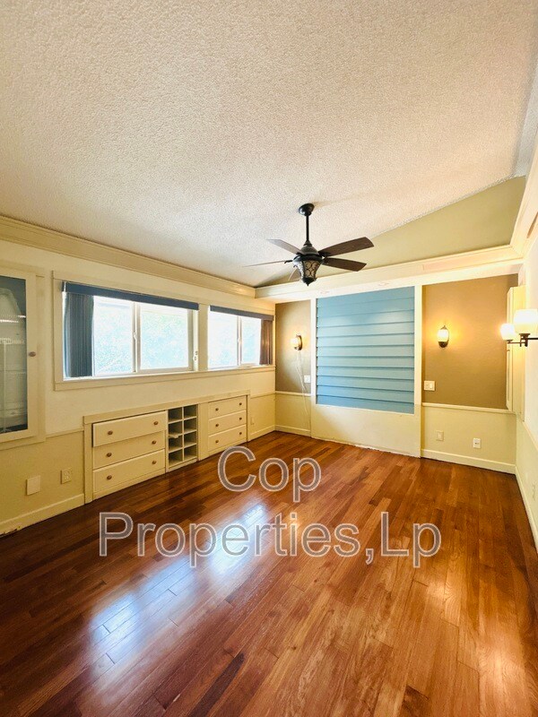 Building Photo - 7123 Thrush View Ln