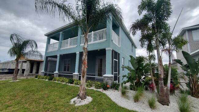 Building Photo - NEW 4/3.5/2 Venetian Bay Home