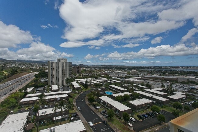 Building Photo - 98-288 Kaonohi St #1605