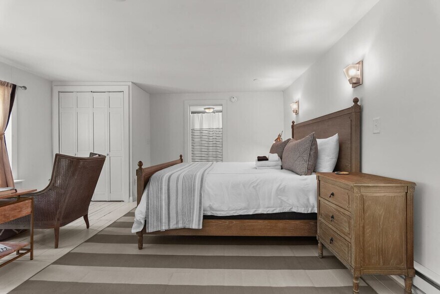 Building Photo - 1104 Crowe Rd