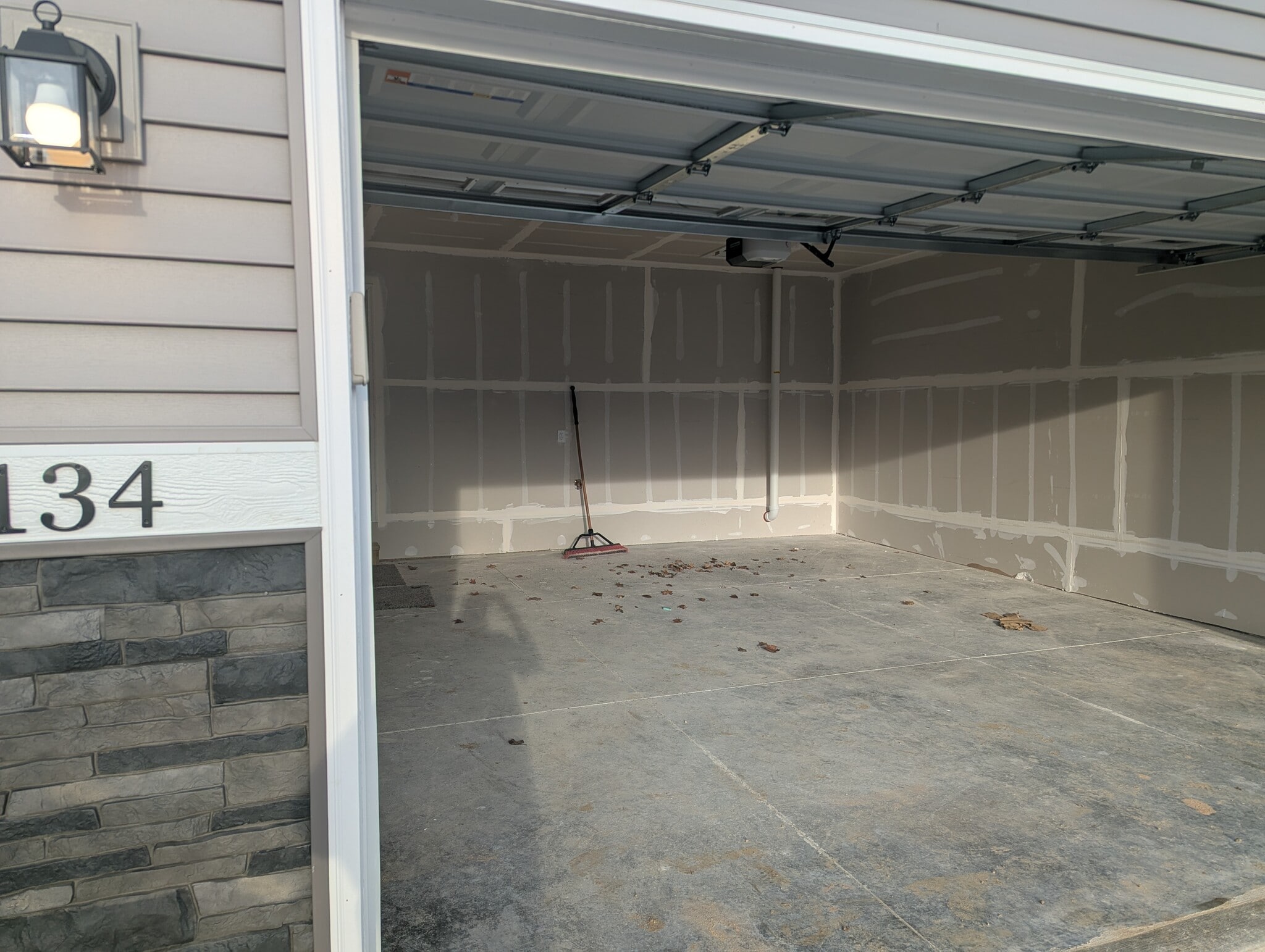 Building Photo - 132 Chalet Dr