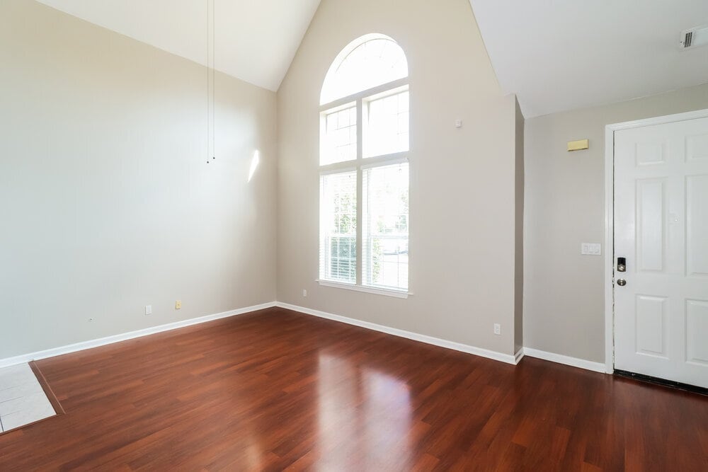 Building Photo - 10436 Sunnybrook Cir