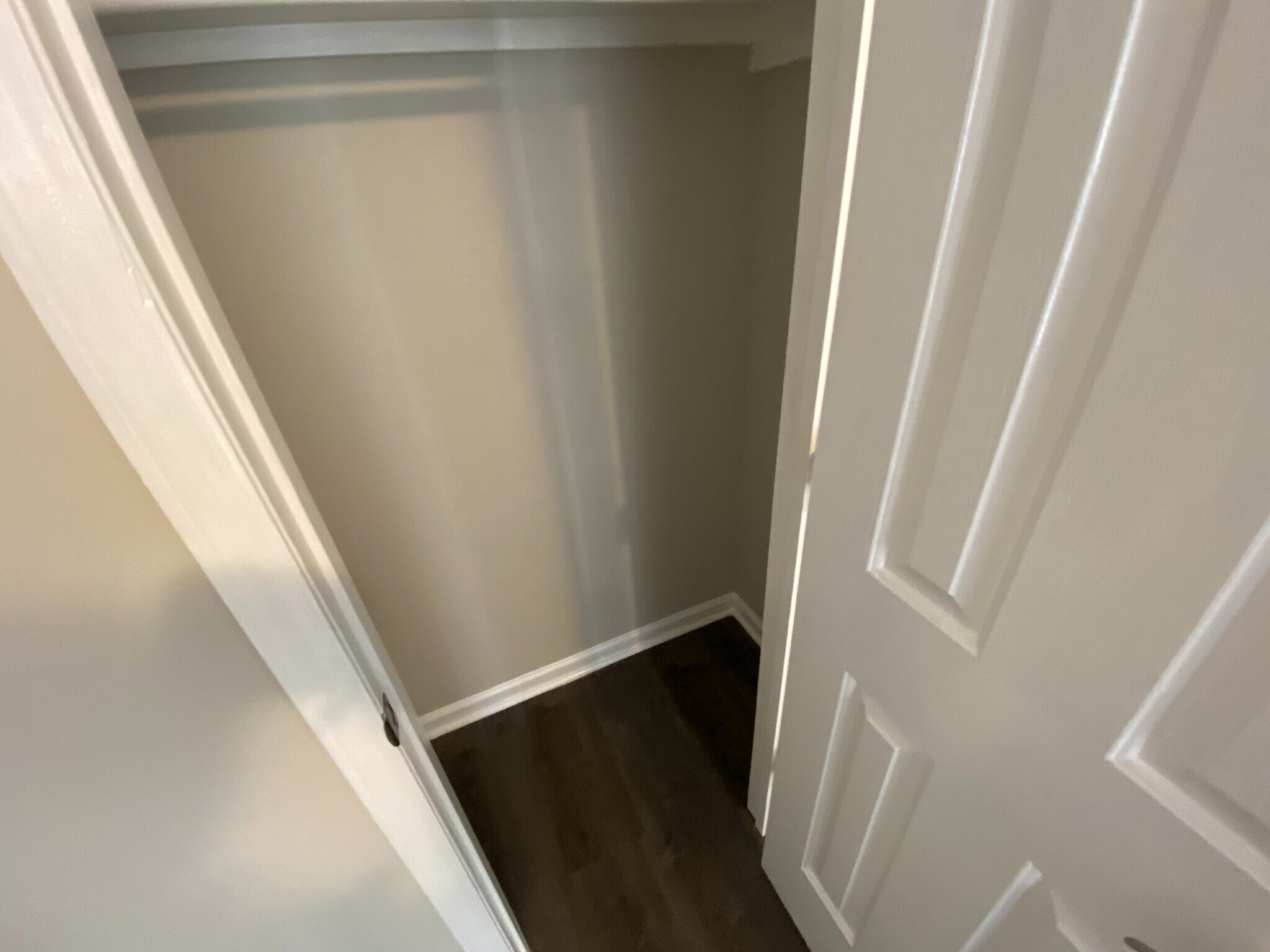 Building Photo - Room in Duplex on Lee St