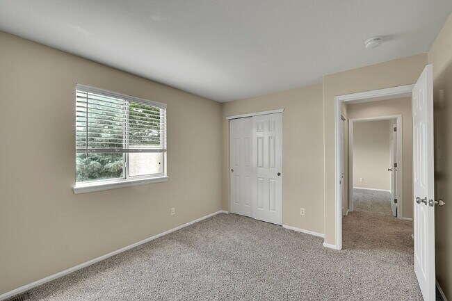 Building Photo - $3,495.00 - 5 Beds, 3.5 Baths, Single Fami...