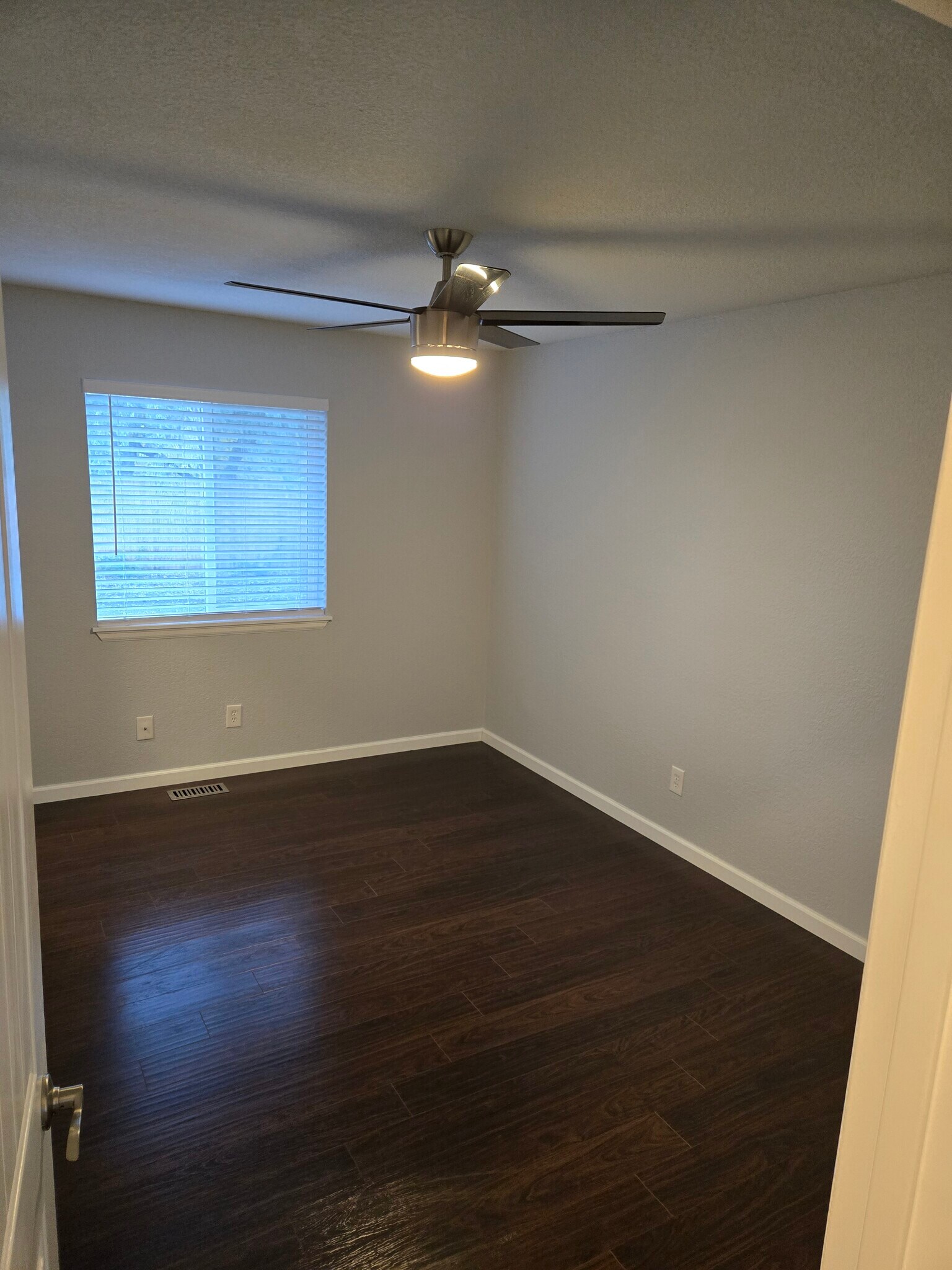 Master Bedroom w_Ceiling Fan v1 - 8731 Field Way