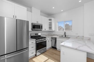 Building Photo - 6704 Saranac St