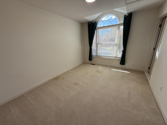 Building Photo - 18145 Shoreline Ct