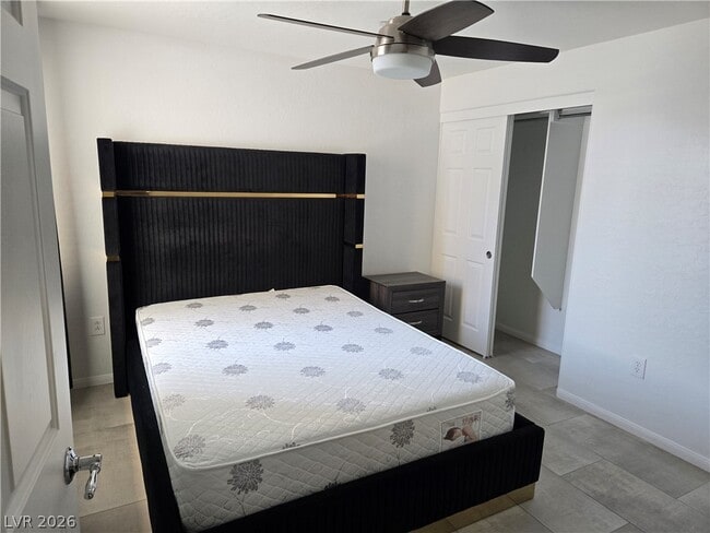 Building Photo - 6868 Sky Pointe Dr