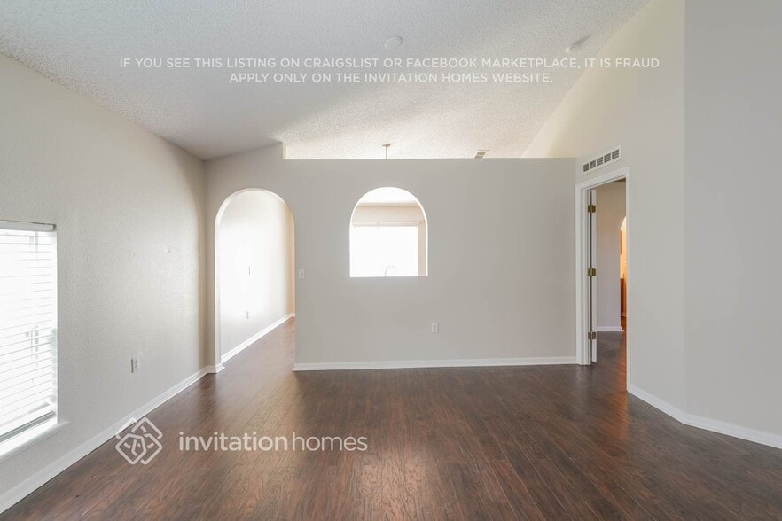 Building Photo - 17037 Holmby Ct