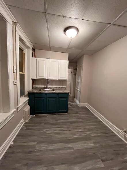 Building Photo - 104 Romaine Ave