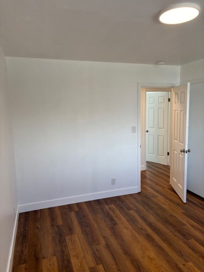 Building Photo - 9 Begonia Ln