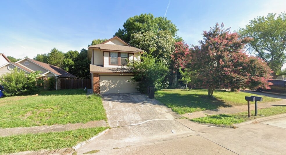 Building Photo - 1013 Garden Trl