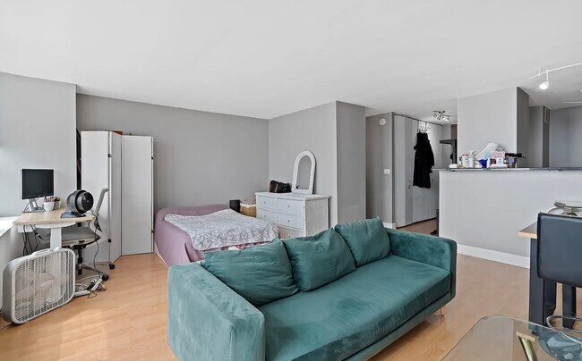 Building Photo - 655 W Irving Park Rd