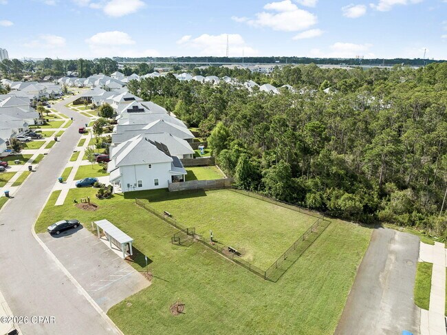 Building Photo - 517 Cove Villa St