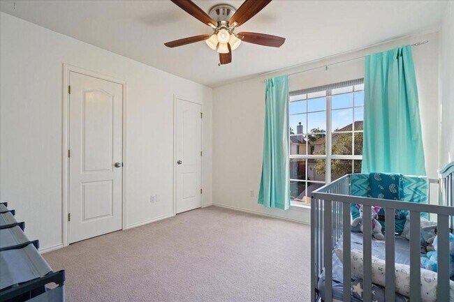 Building Photo - 5128 Bluestar Dr