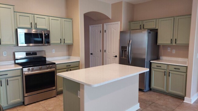 Building Photo - GORGEOUS HOME IN AVONDALE!!