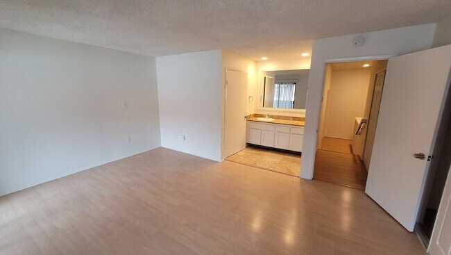 Building Photo - LA JOLLA - La Jolla Village Tennis Club- N...