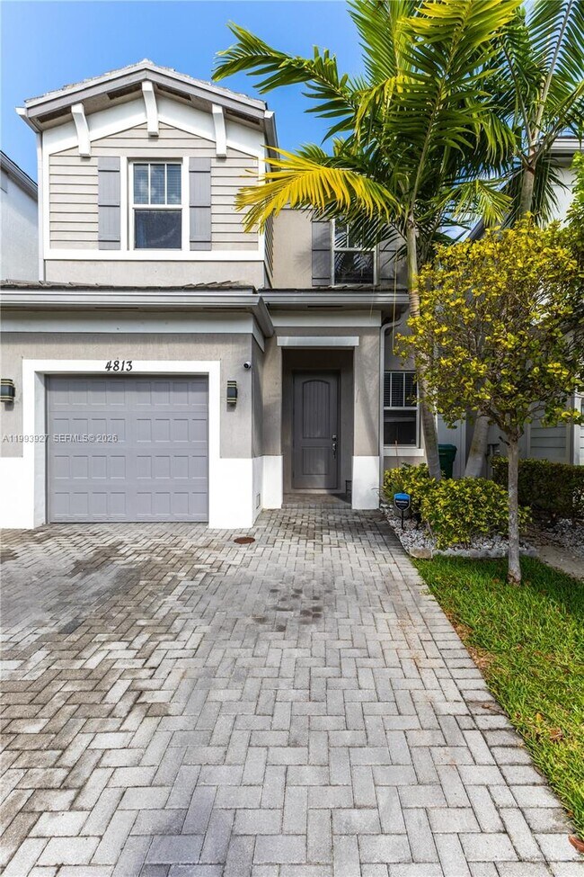 Building Photo - 4813 NW 48th Terrace