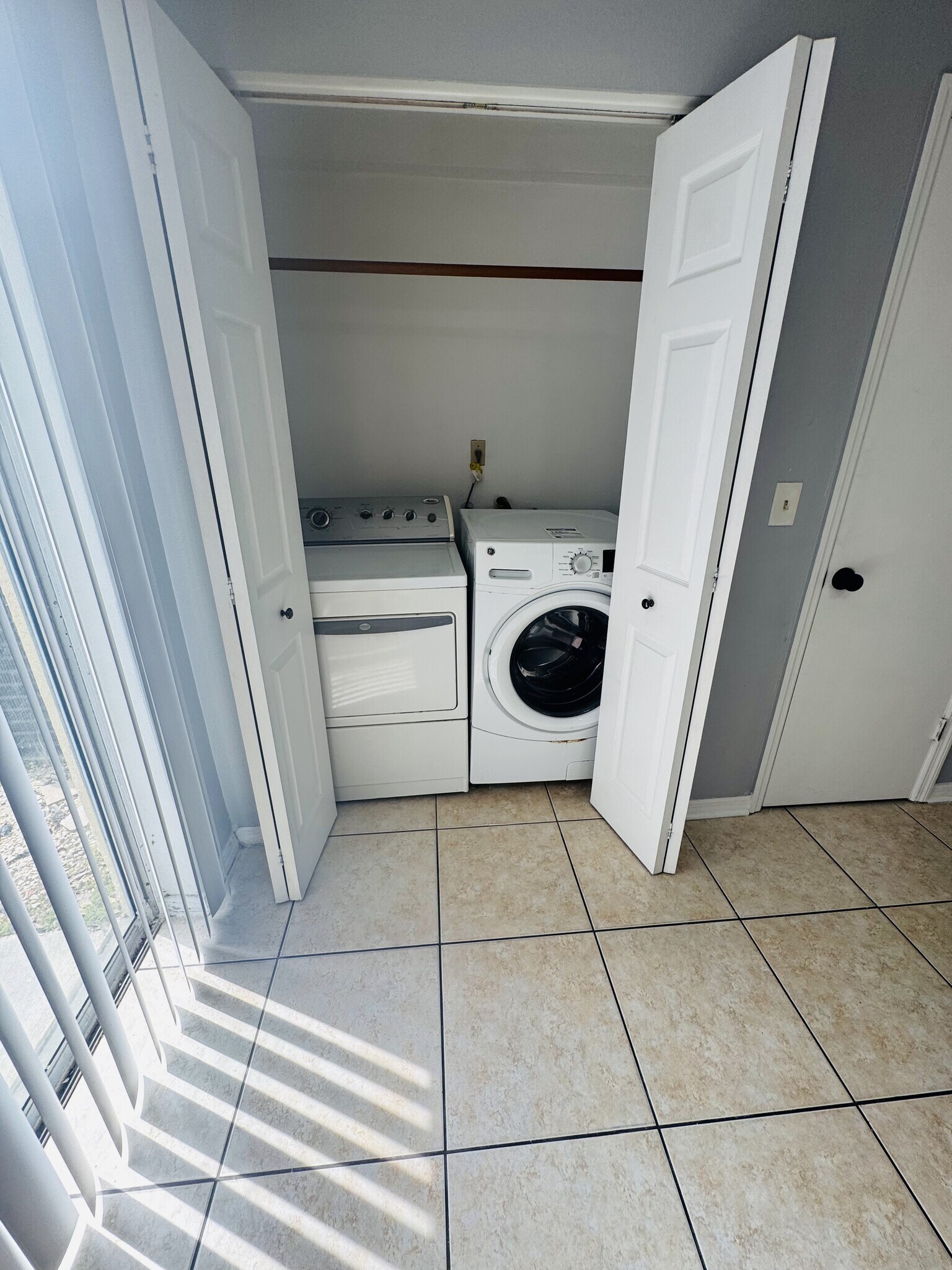 Building Photo - 3130 Enclave Ct