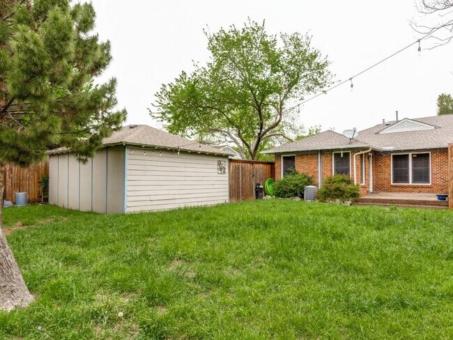 Building Photo - 9520 Ash Creek Dr