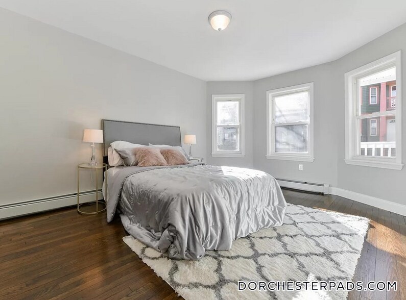 Building Photo - 21 Rowell St