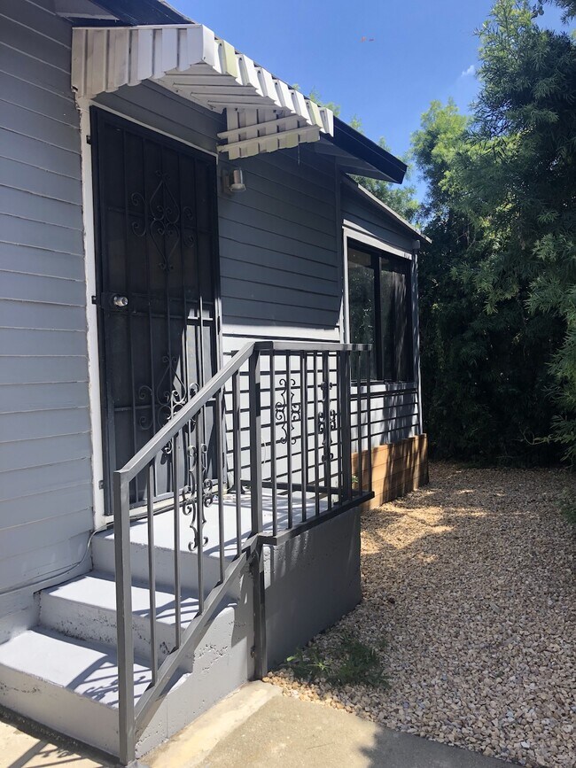 Main entrance to your architectural space - 4228 Lockwood Ave