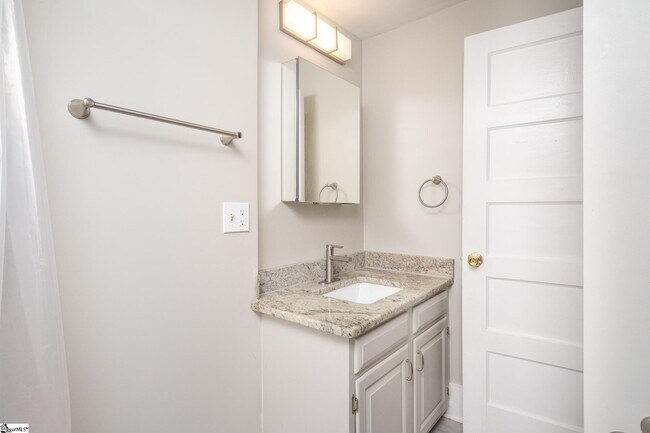 Building Photo - 16 Converse St