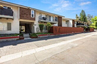 Building Photo - Stunning 2nd Story 3 Bedroom Condo in Woodlake Villas, La Habra